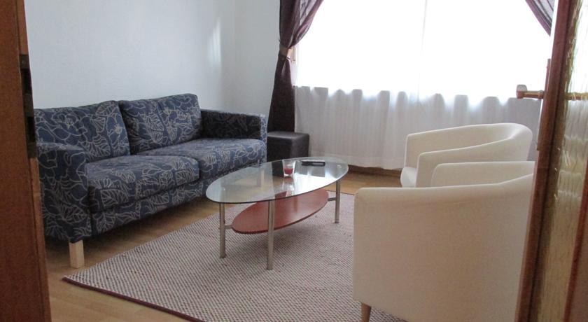 Apartments Mayen Δωμάτιο φωτογραφία