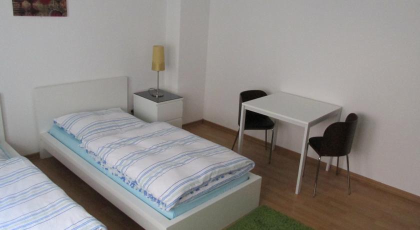 Apartments Mayen Δωμάτιο φωτογραφία
