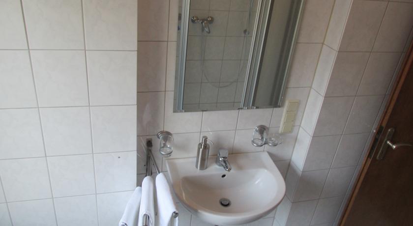 Apartments Mayen Δωμάτιο φωτογραφία